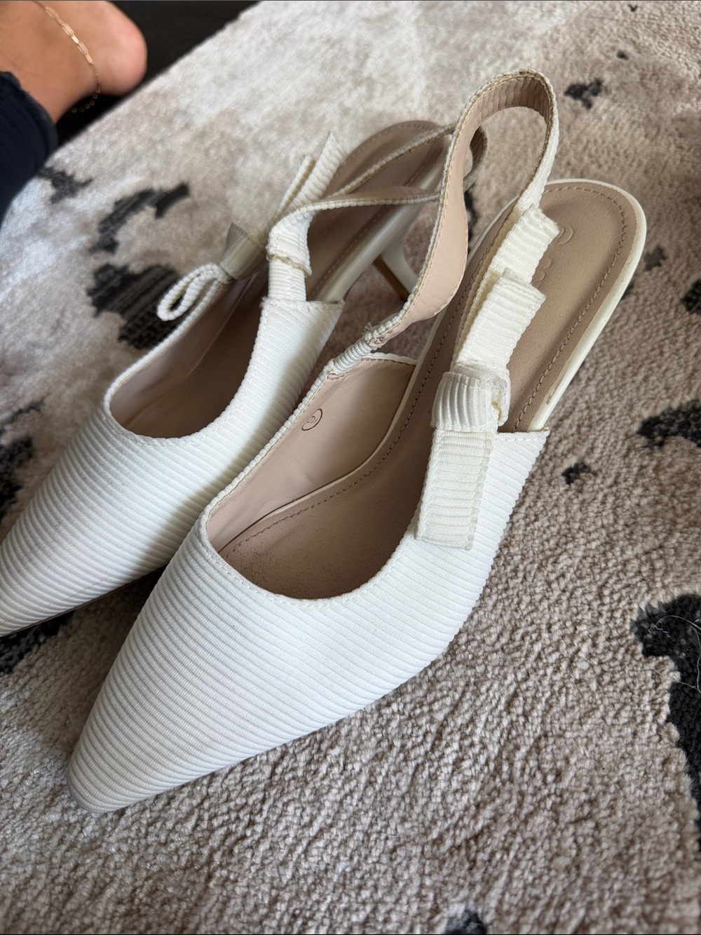Pointed-Toe White Ribbed Slingback Mules